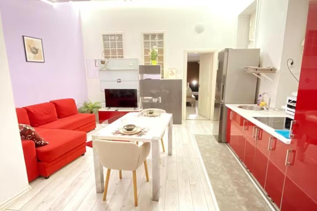 Yes, Yes! Lovely Apartment Good Amenities Budapest Center Exteriér fotografie