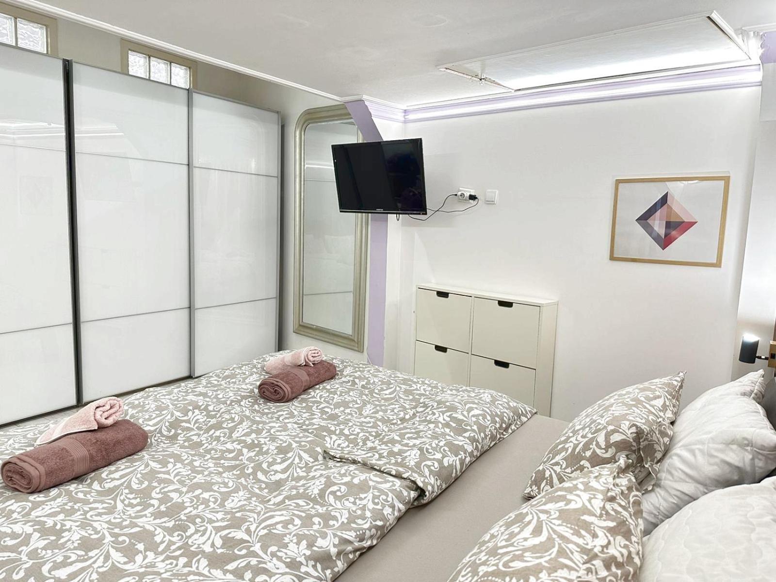 Yes, Yes! Lovely Apartment Good Amenities Budapest Center Exteriér fotografie