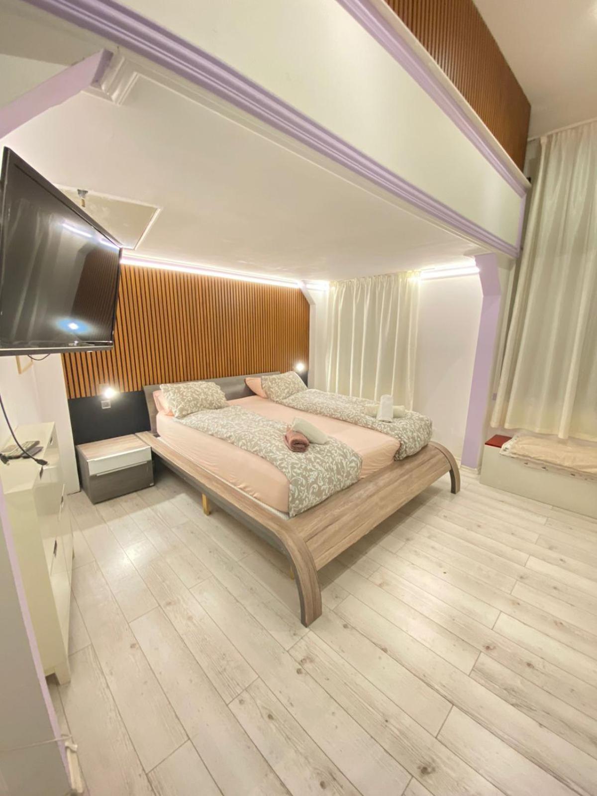 Yes, Yes! Lovely Apartment Good Amenities Budapest Center Exteriér fotografie