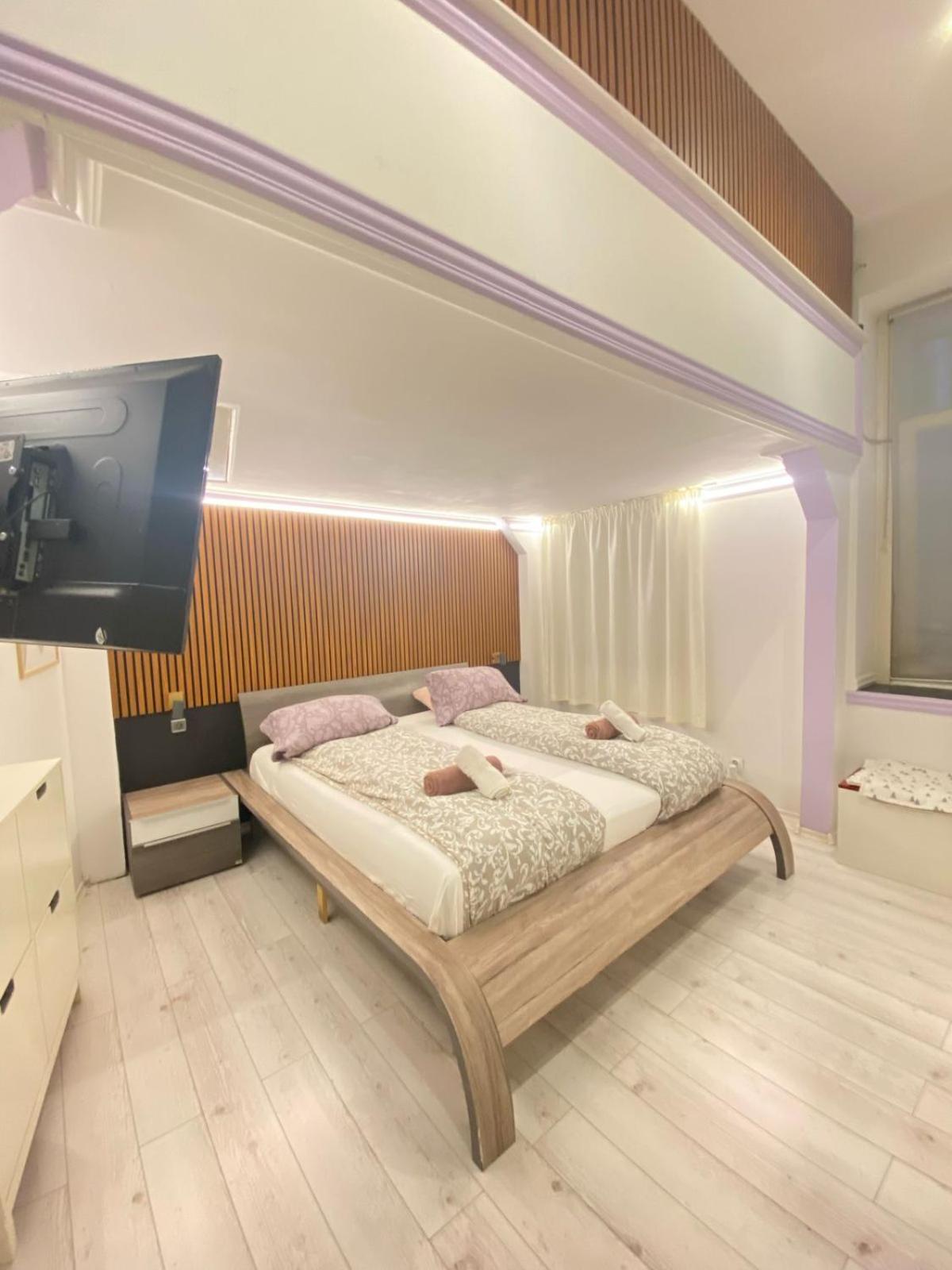 Yes, Yes! Lovely Apartment Good Amenities Budapest Center Exteriér fotografie